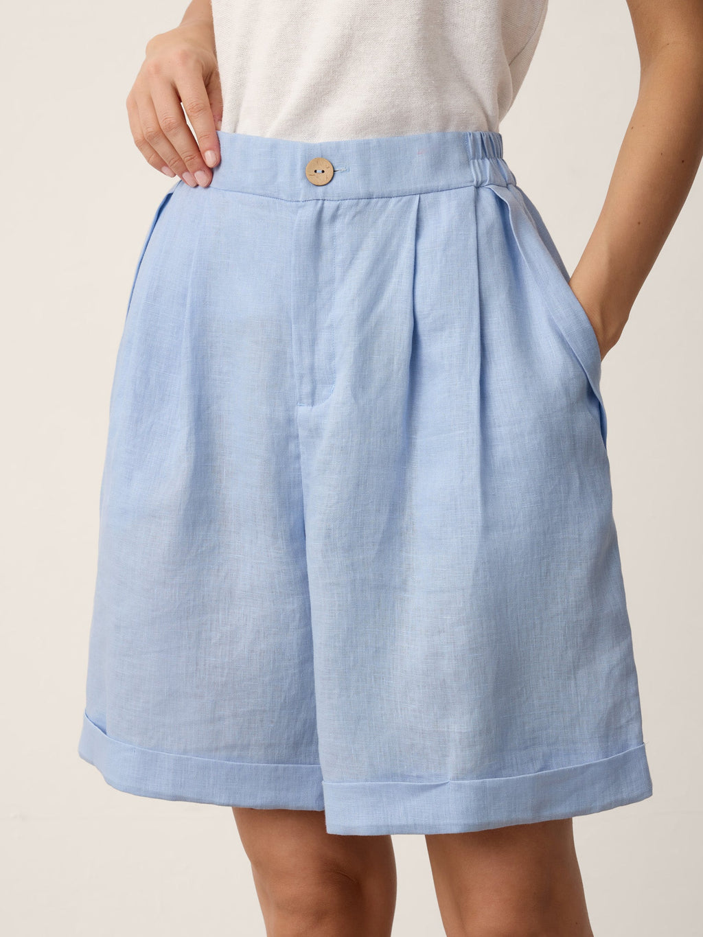 LINTICO | Women's Linen Pleated Shorts IRISSA