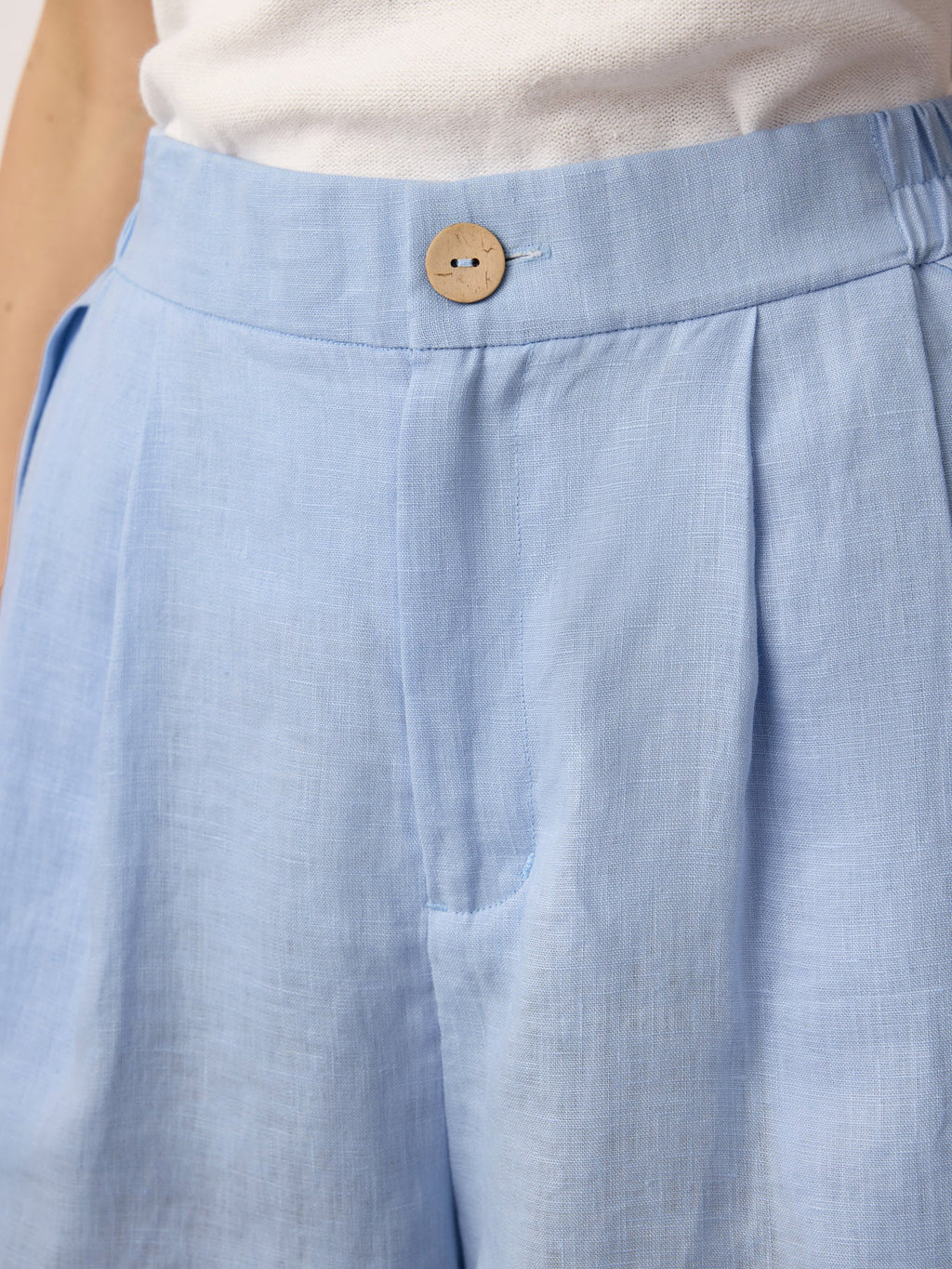 LINTICO | Women's Linen Pleated Shorts IRISSA