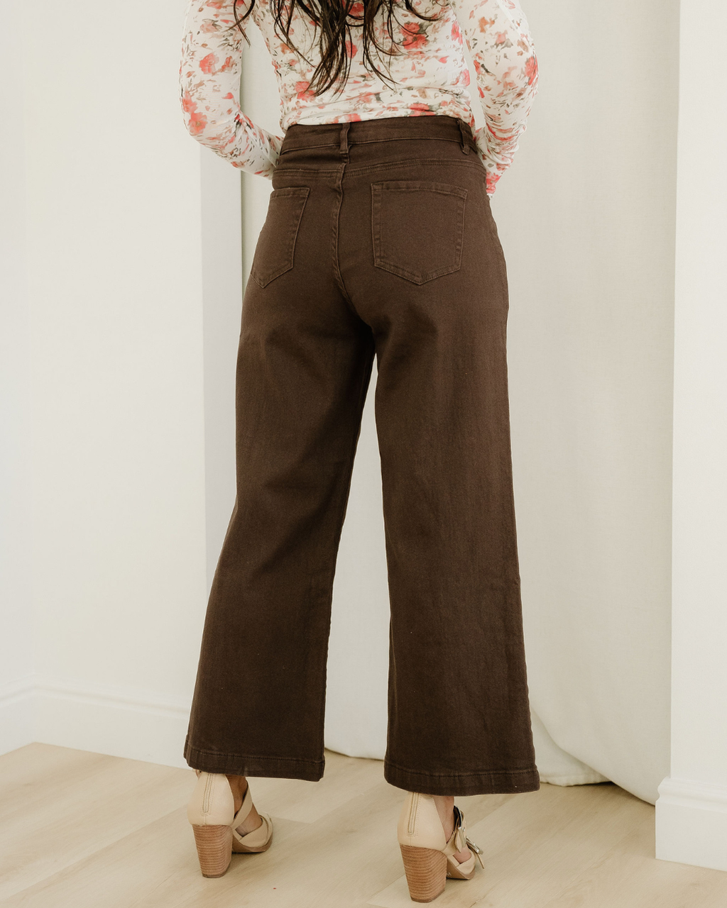 Indie & Co. | Elsie Seamed Wide Leg Crop Jeans in Red Sandalwood