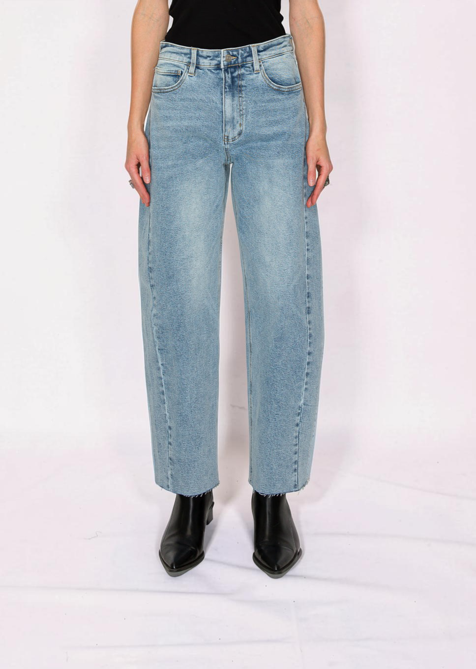 Artemis Vintage | Harlow Barrel Jeans