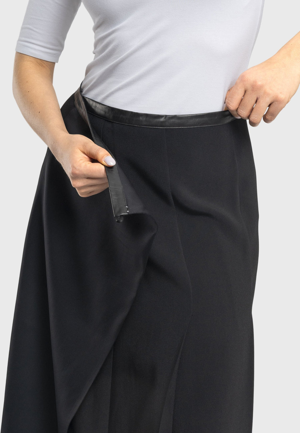 Tema Moda | Masha A-Line Black Midi Skirt