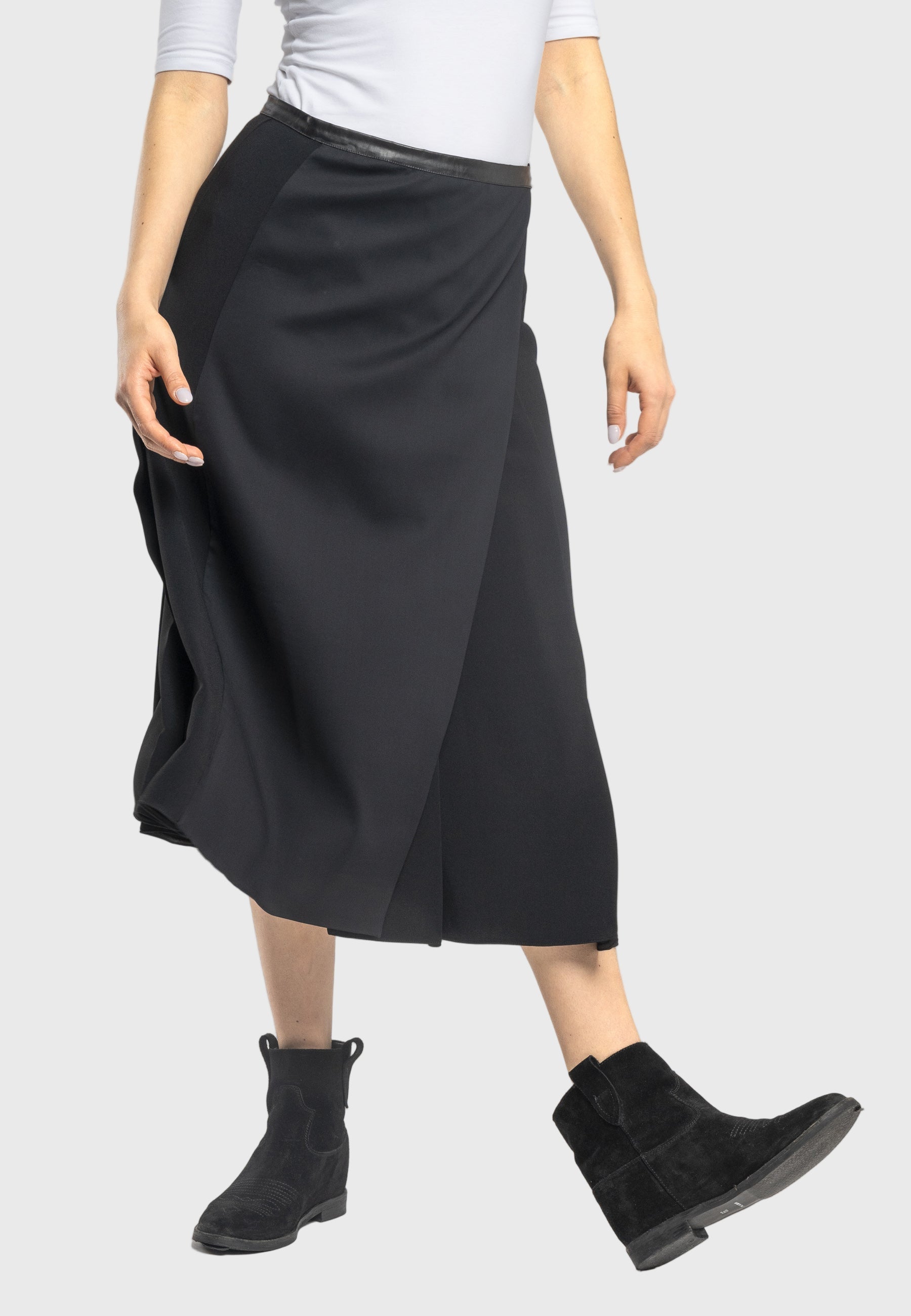 Tema Moda | Masha A-Line Black Midi Skirt
