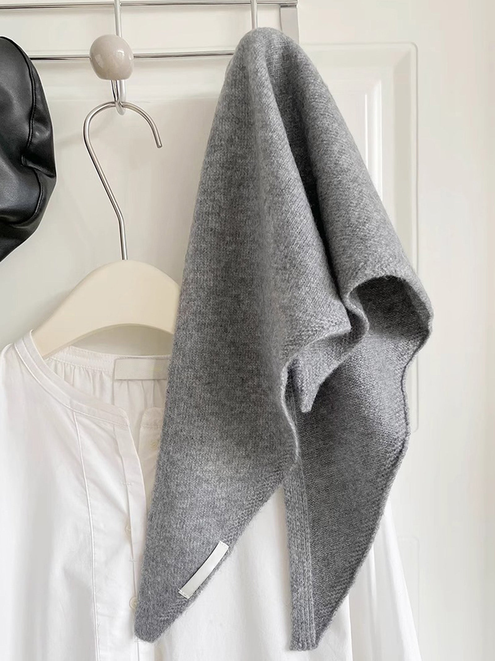 LINTICO | Merino Wool Triangle Scarf