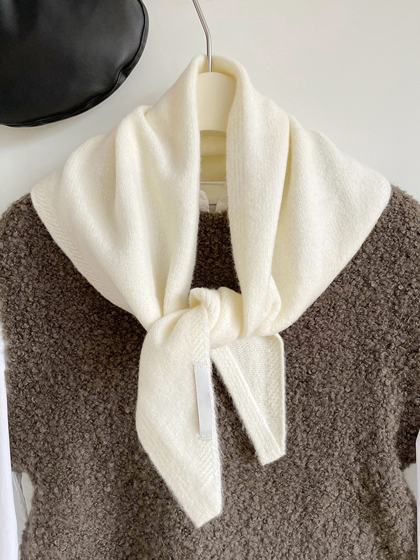 LINTICO | Merino Wool Triangle Scarf