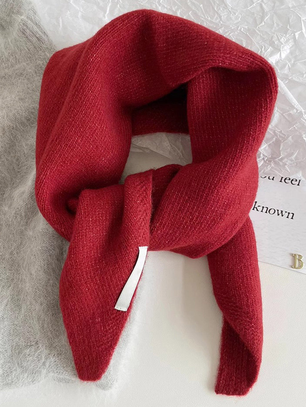 LINTICO | Merino Wool Triangle Scarf