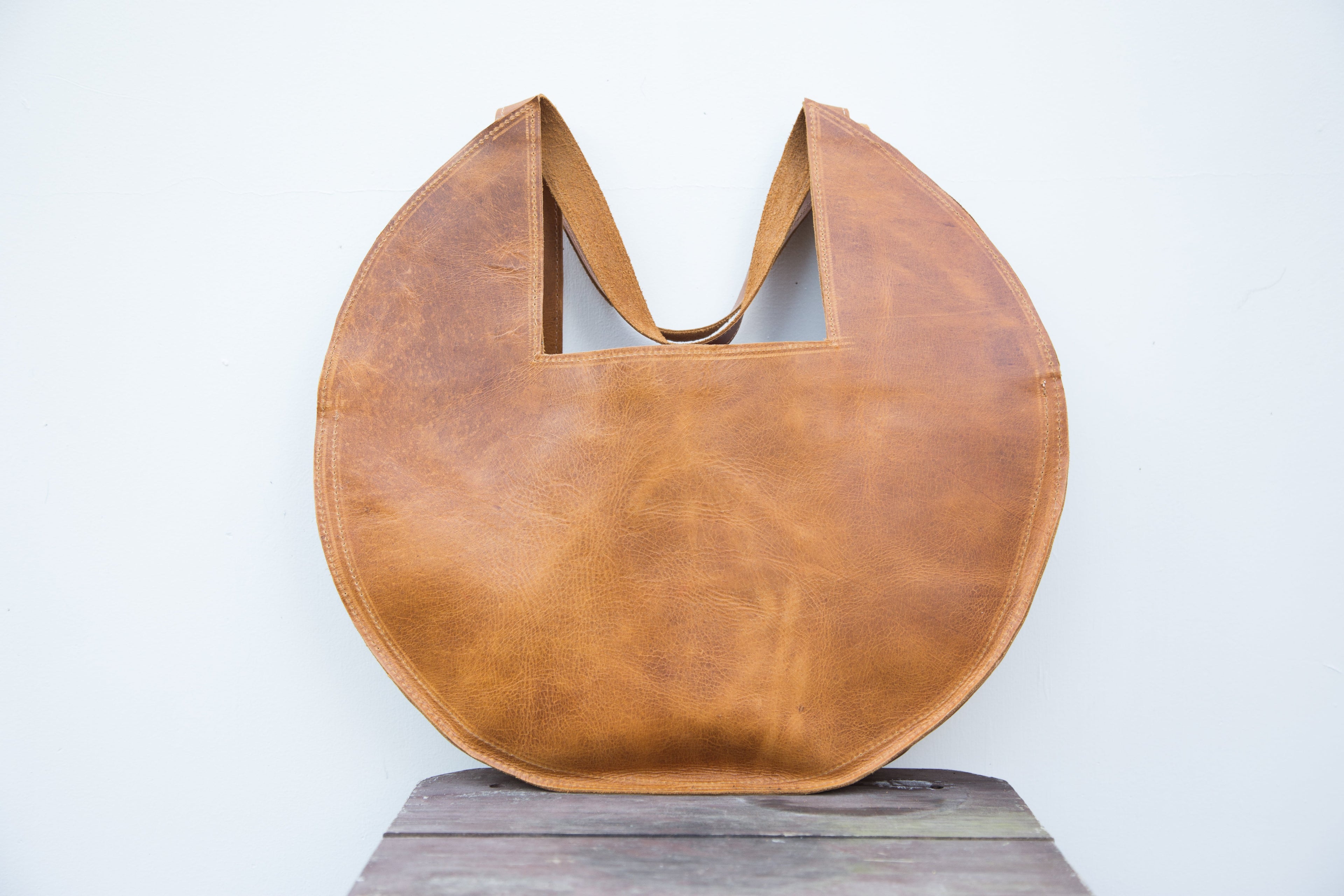 IXCHELTRIANGLE | Sutim Tan Shoulder Bag