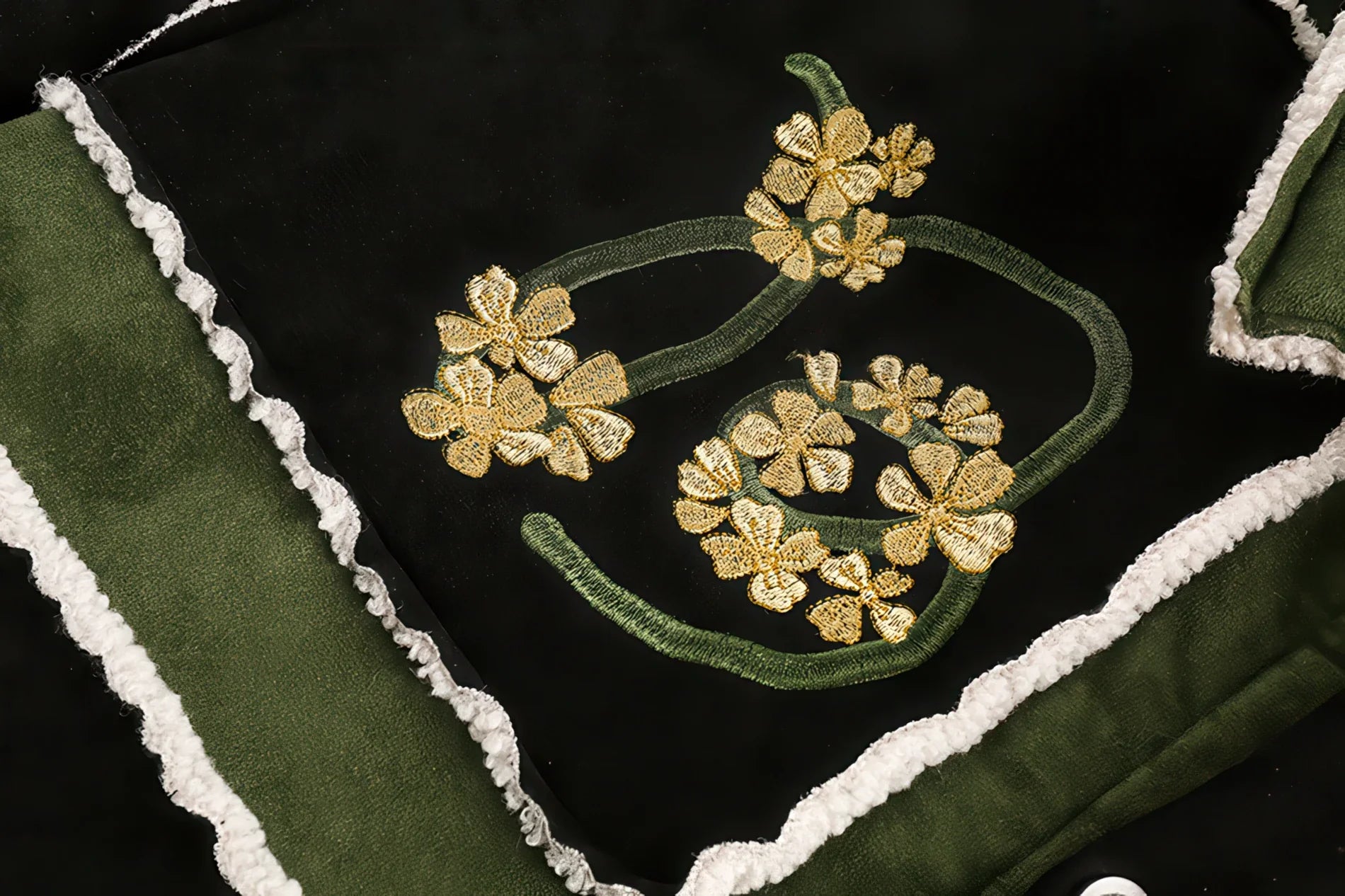 4inme | Floral Embroidery Sherpa Jacket