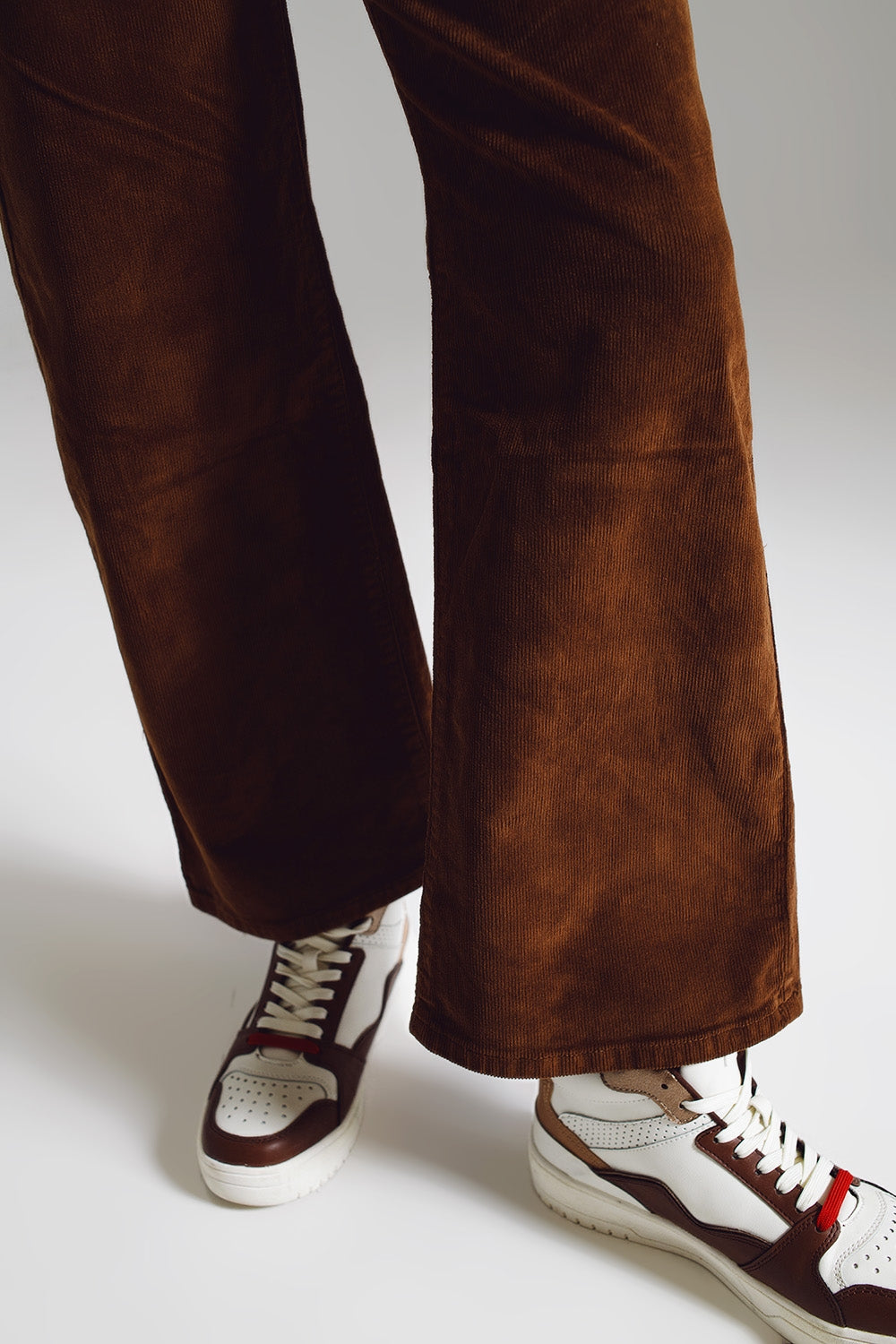 Q2 | Women's Cropped Brown Cotton Corduroy Pants