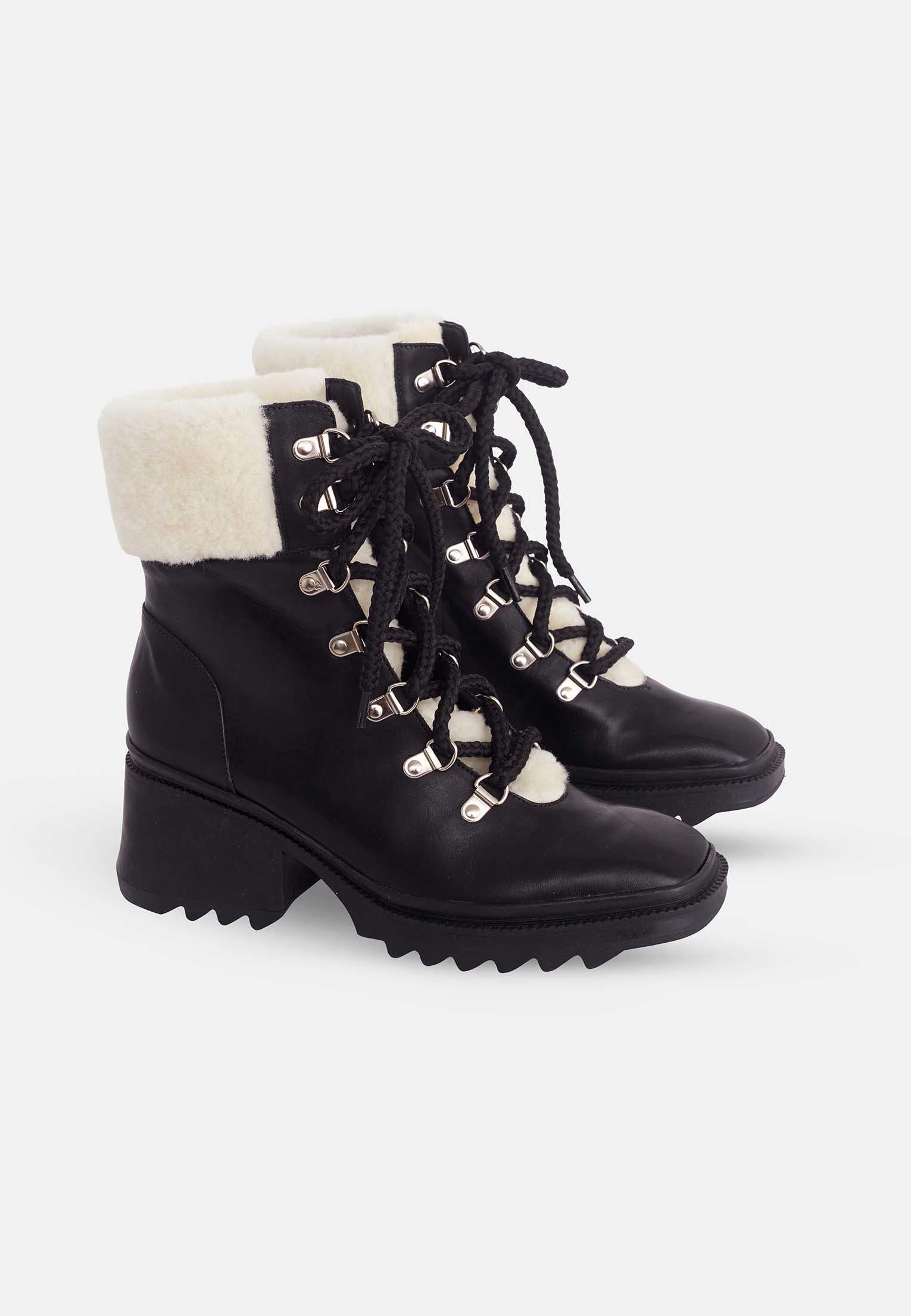 Mangará Atelier | Women's Black Calf Leather Combat Boots