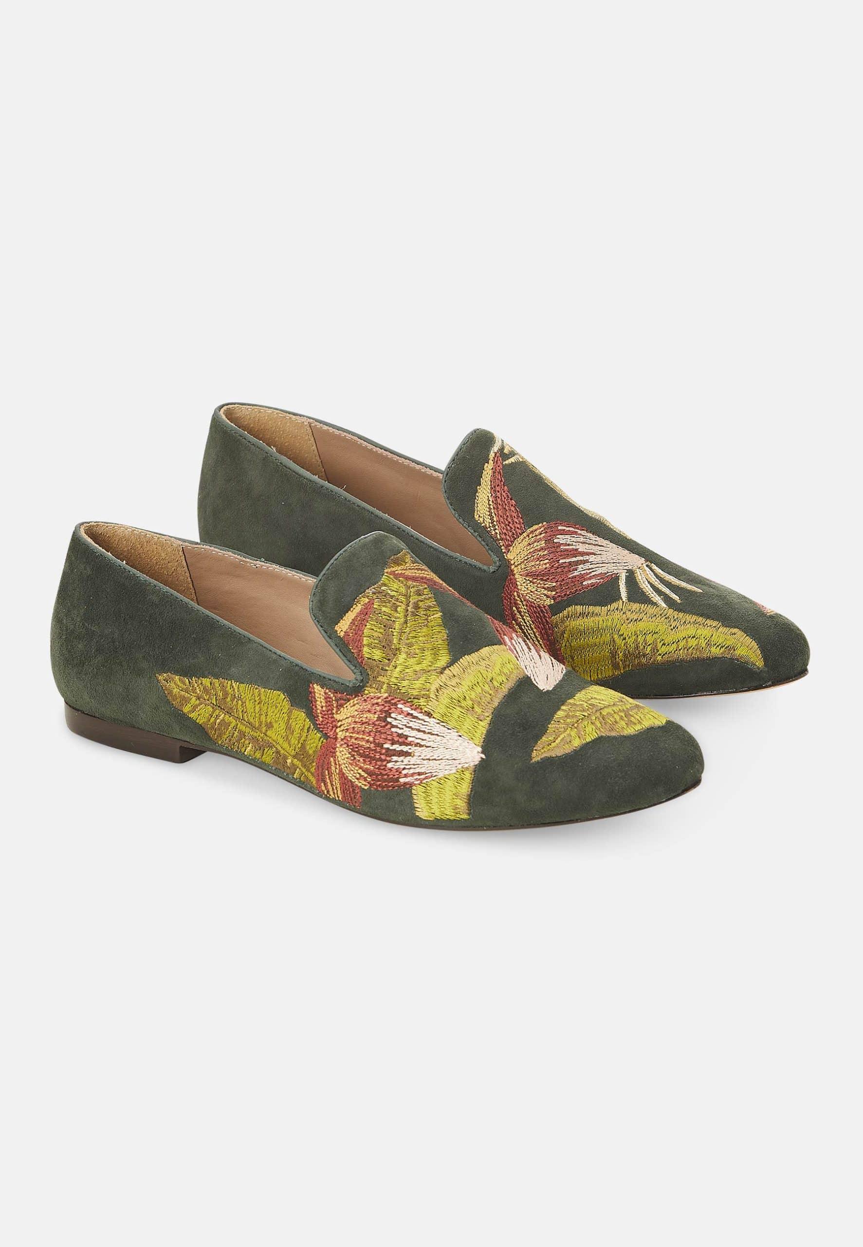 Mangará Atelier | Green Embroidered Italian Suede Loafers