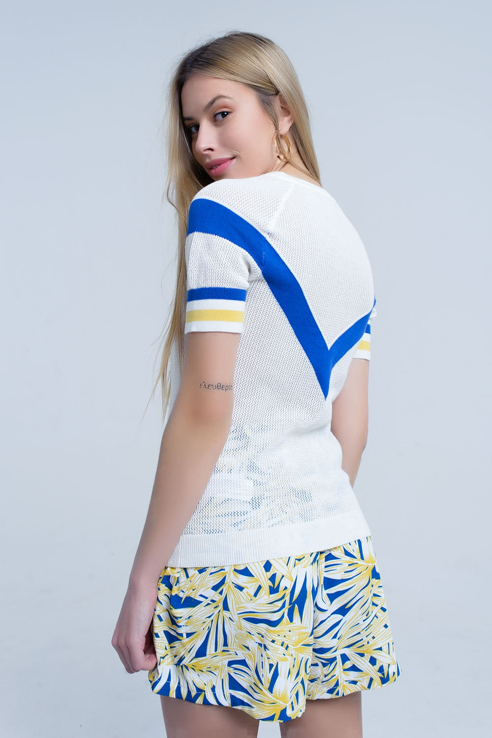 Q2 | Women's Cotton Sweater w/ Blue Chevron